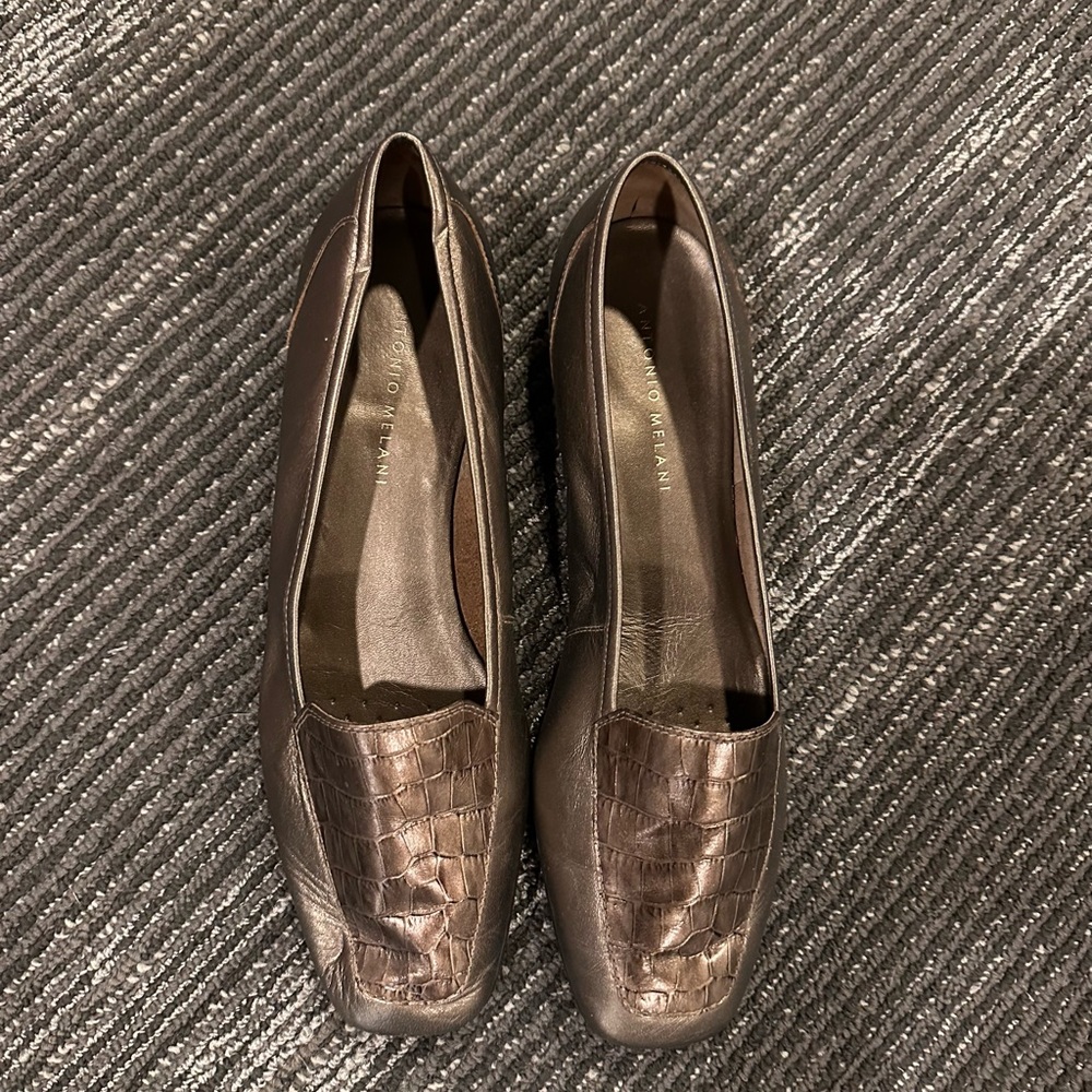 Antonio Melani, bronze flats, 8.5